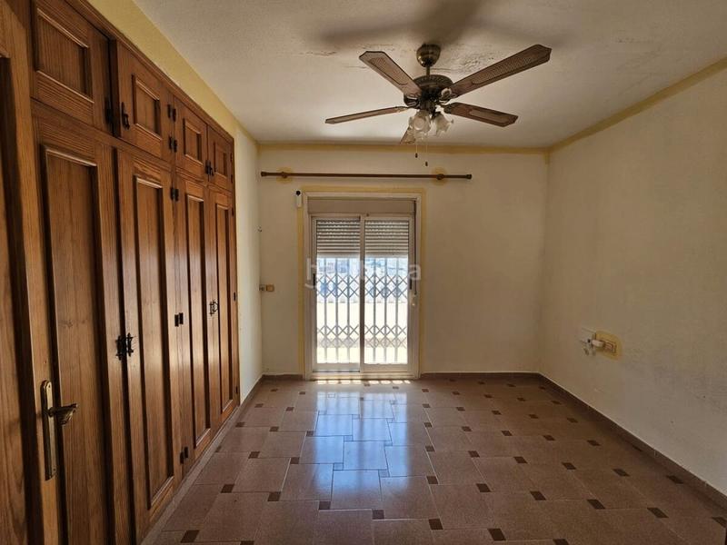 Foto 61121746-4db2-41de-a83a-70eeda165453. Casa adossada amb xemeneia aparcament a nueva Torrevieja Torrevieja