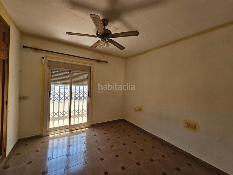 Foto e4ffa208-7015-4540-8cb5-5ff7aa0f3c80. Maison jumelée avec cheminée parking dans nueva Torrevieja Torrevieja