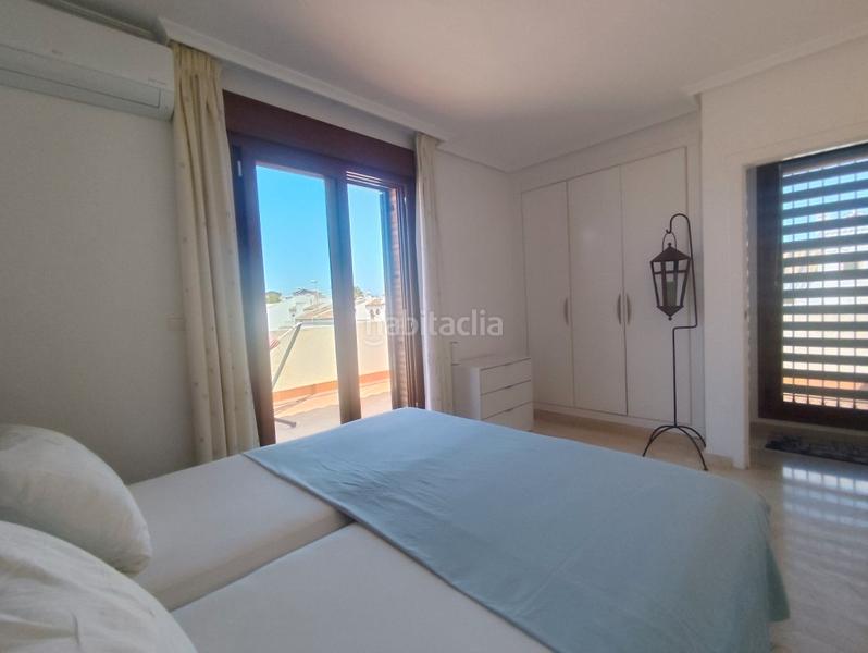 Foto 3d32877b-2763-434c-9a63-45a3a9e50329. Casa a schiera con camino parcheggio piscina in Los Almendros Orihuela