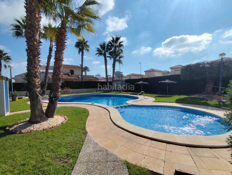 Foto 5b41f001-6454-4e1c-927a-34d4a9ac334b. Casa a schiera con camino parcheggio piscina in Los Almendros Orihuela