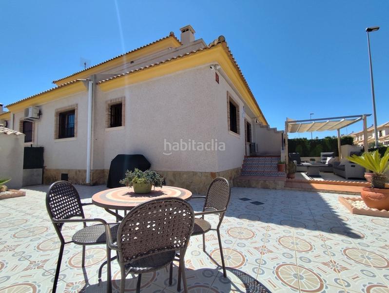 Foto ad799ec7-ddcc-4887-aaf6-59b354463ed5. Semi detached house with fireplace parking pool in Orihuela