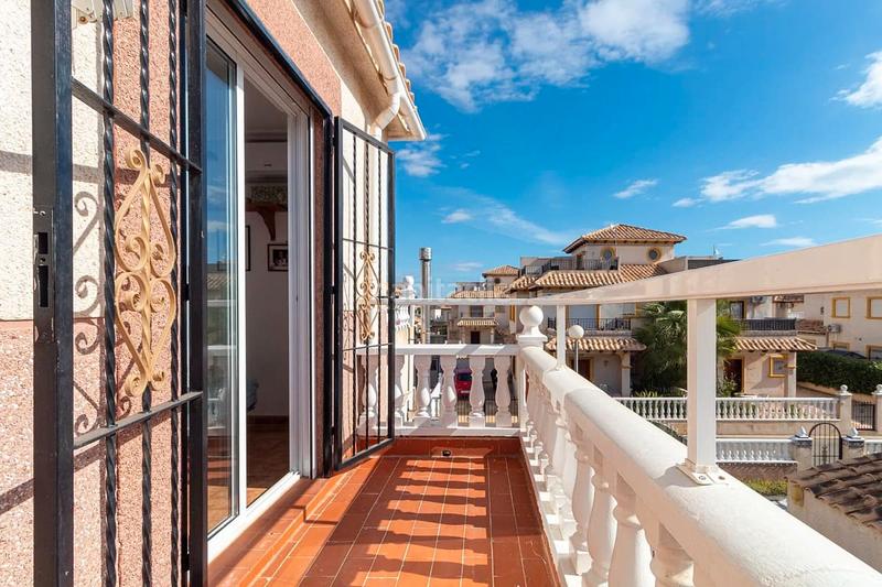 Foto 4d31dceb-2473-45cc-9b91-ecd784109697. Towny house with parking pool in La Regia Orihuela