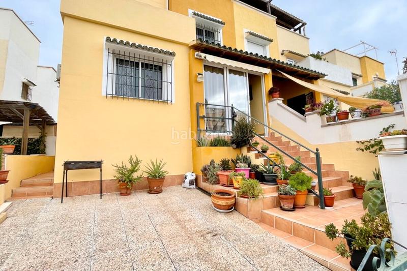 Foto 137c0a8c-3d4b-470b-87fe-acbb489bb487. Towny house with parking pool in La Florida Orihuela