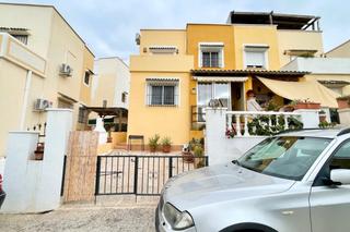 Towny house  Calle baikal