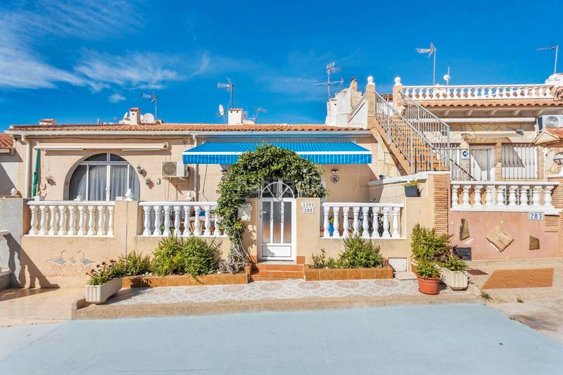 Foto 7d5341e1-73df-42a0-a4ff-1b6cc449547c. Casa a Zona Carrefour - Urbanizaciones Torrevieja