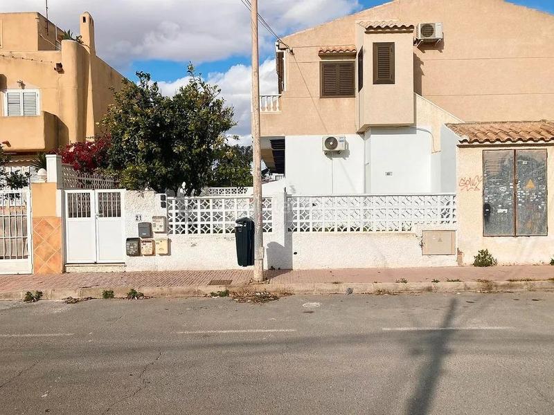 Foto 60ab0129-5c6d-40f3-9d36-df447f8b7ba3. Maison dans Zona los Frutales Torrevieja