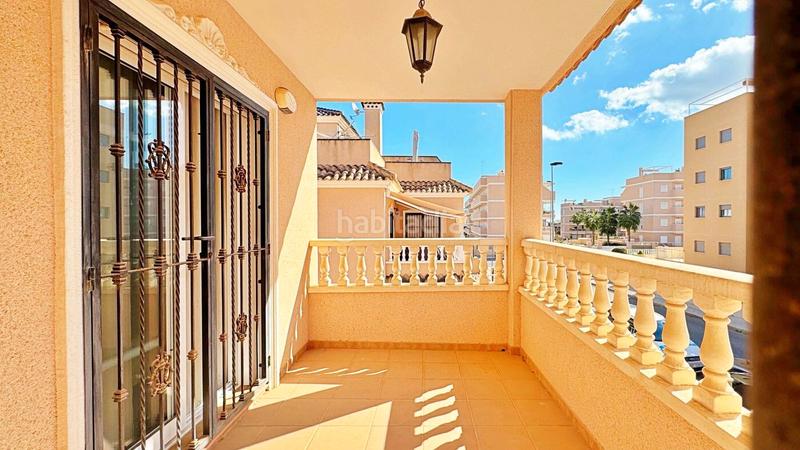 Foto d79779d1-55a3-4f82-9061-b9a111ee2af4. Casa adosada en Villamartín-Las Filipinas Orihuela