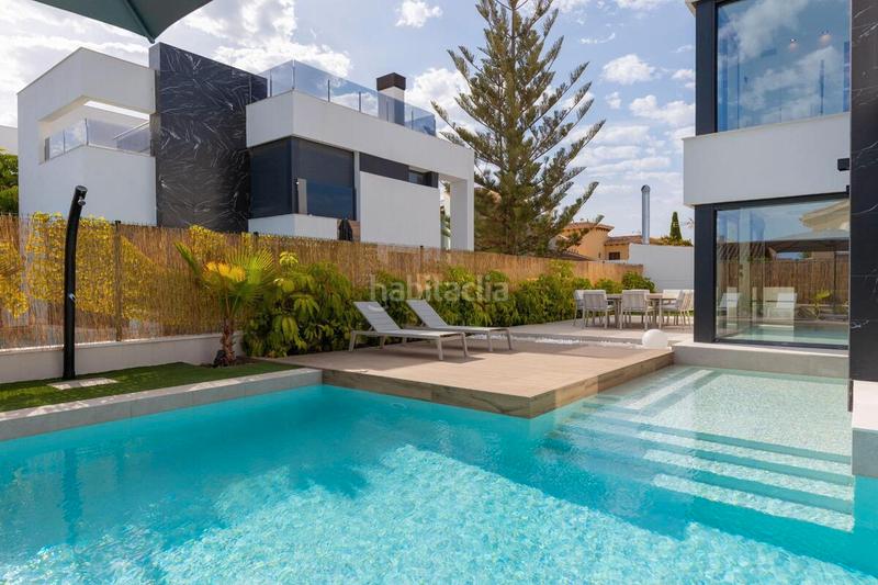 Foto e8241f9b-20ca-4648-8fb0-05f45d010d7d. Casa con parcheggio piscina in Zona Carrefour - Urbanizaciones Torrevieja