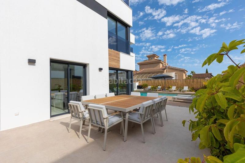 Foto 172a38f1-fcbd-45eb-aa86-87d7783cd3e8. Haus mit parking pool in Zona Carrefour - Urbanizaciones Torrevieja