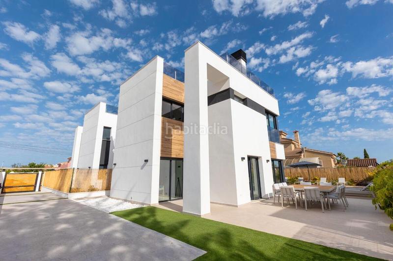 Foto e8f2a910-5896-4131-9d75-4b0b0c4f26ad. Haus mit parking pool in Zona Carrefour - Urbanizaciones Torrevieja