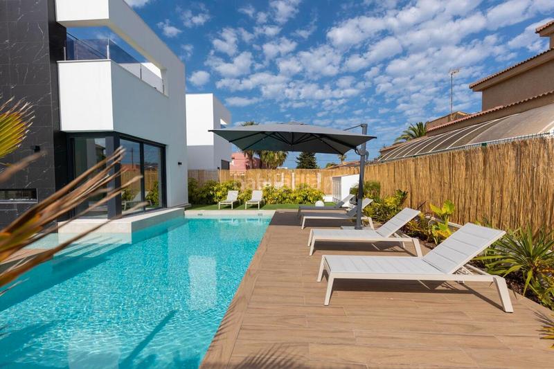 Foto 17899dc7-d529-4494-b404-994af278f7f7. House with parking pool in Zona Carrefour - Urbanizaciones Torrevieja