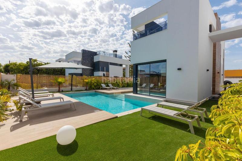 Foto afba16e6-038e-4cba-acff-812cbc22a9b6. House with parking pool in Zona Carrefour - Urbanizaciones Torrevieja