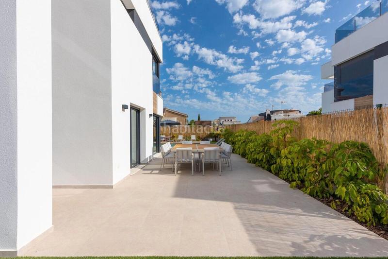 Foto b71b1768-ece6-43ac-a698-c89a5649ffba. House with parking pool in Zona Carrefour - Urbanizaciones Torrevieja