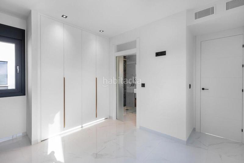 Foto cfc31a3f-057e-4184-aef8-5e6d5fb34c18. House with parking pool in Zona Carrefour - Urbanizaciones Torrevieja