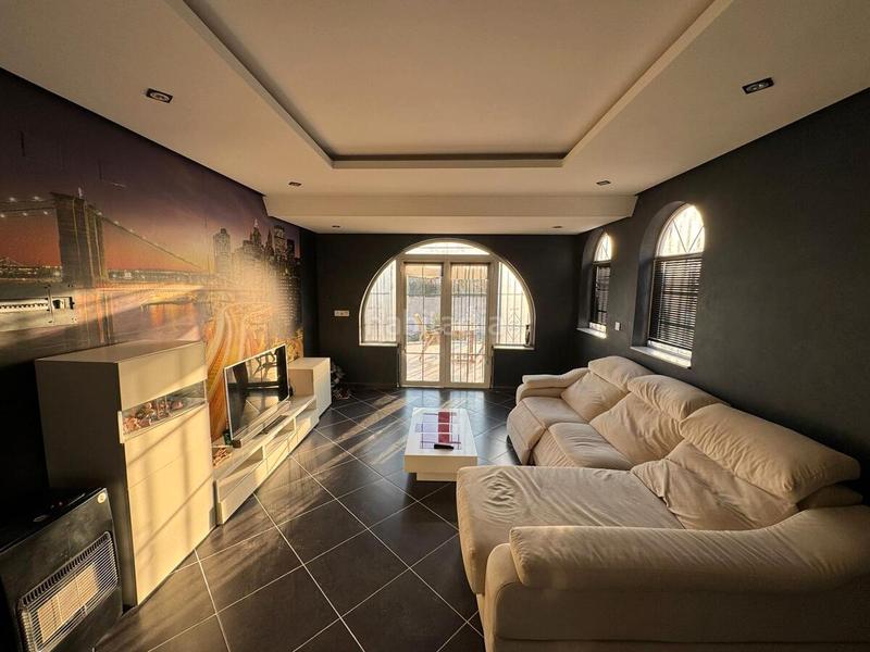 Foto 5ab2ba82-d5f9-48fc-9a9f-fd0c3e9bb848. Chalet mit parking in Zona Carrefour - Urbanizaciones Torrevieja