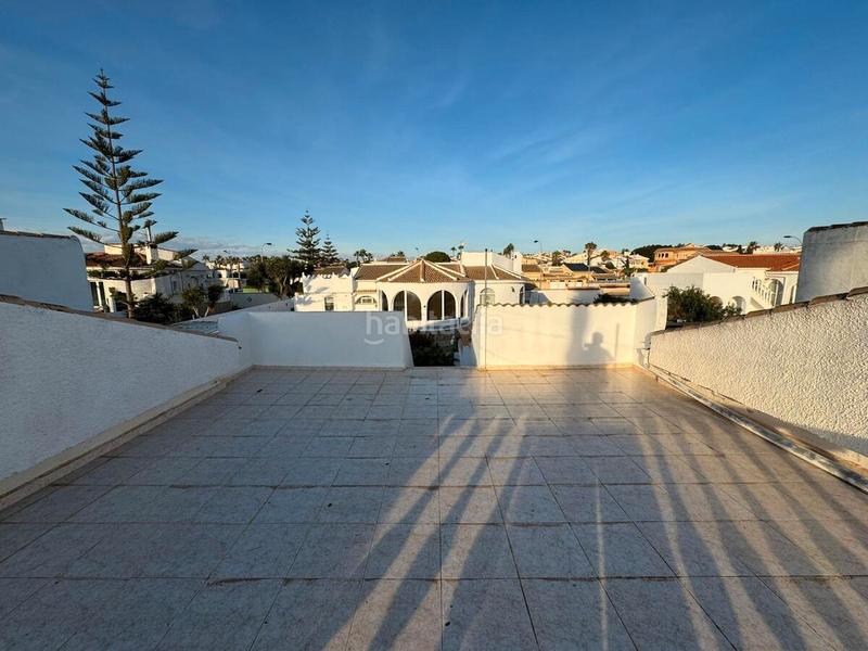 Foto 67cea98a-76a2-4ba7-b898-0be2dddf1e15. Chalet mit parking in Zona Carrefour - Urbanizaciones Torrevieja