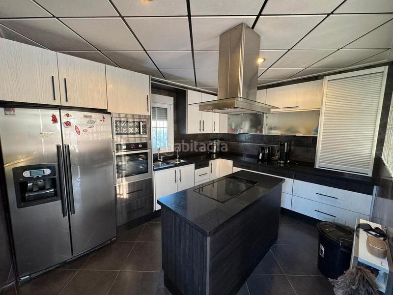 Foto 44764611-5971-4be0-906c-f5e801a3b5f2. Chalet avec parking dans Zona Carrefour - Urbanizaciones Torrevieja