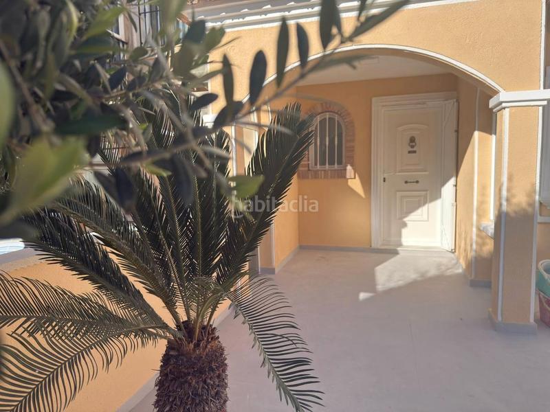 Foto 7693eee8-ebdc-4aaf-a003-bf00b9ee6932. Casa aparellada amb piscina a Aguas Nuevas Torrevieja