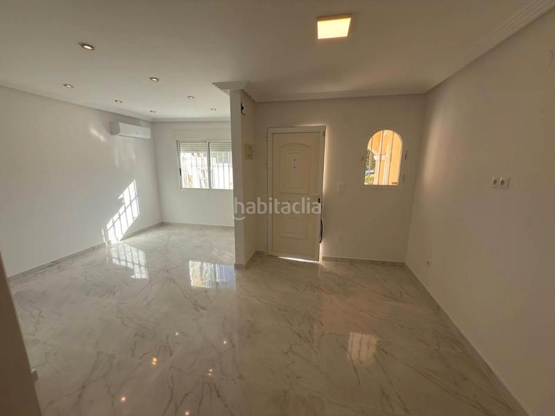 Foto 3a74aaef-63f4-4e2b-95da-59f9de21e7ad. Towny house with pool in Aguas Nuevas Torrevieja