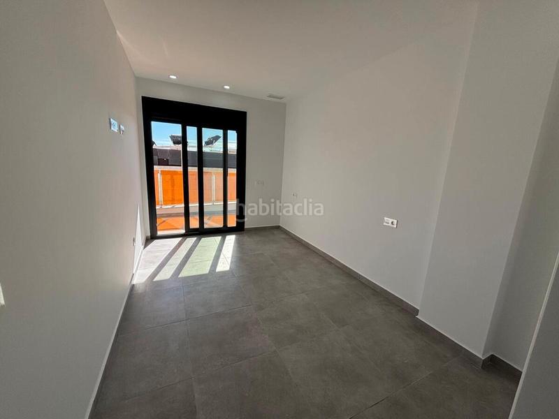 Foto ad467a51-d73d-495c-98bb-885998e12965. Apartament amb aparcament piscina a Las Piscinas Naturales Torrevieja