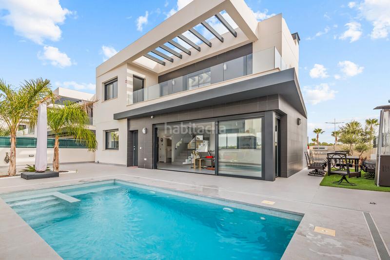 Foto f40e3c5d-85c7-4b2f-a09e-884f1911d75a. Chalet en Montesinos (Los)