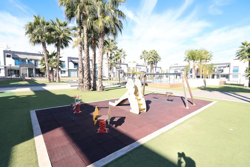 Foto 3b06ed62-77bb-4dc5-93dc-c138802066a7. Appartement mit parking pool in La Zenia Orihuela