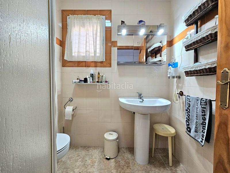 Foto 9a5968ee-4fab-40e0-8b08-8ab1eb6716e0. Maison jumelée avec parking piscine dans Aguas Nuevas Torrevieja