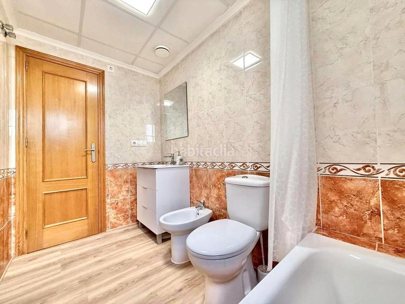 Foto 24fc3b1a-23b1-49b7-a2d7-7488e2a36da5. Attique dans Zona Playa de los Locos Torrevieja