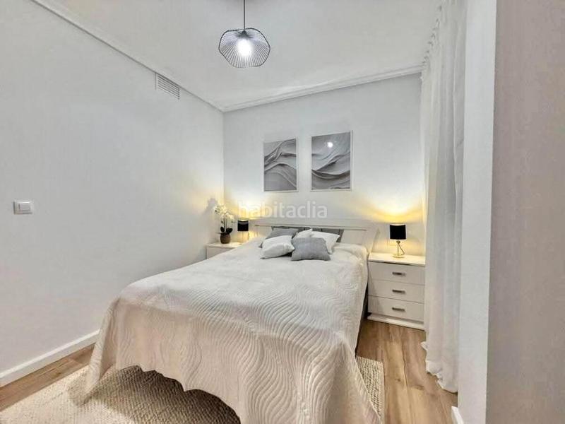 Foto 3dab2f69-c2c5-4ca0-9d7f-b1f6b2dcfee9. Attique dans Zona Playa de los Locos Torrevieja