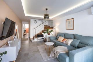 Casa adossada  Calle joven pura