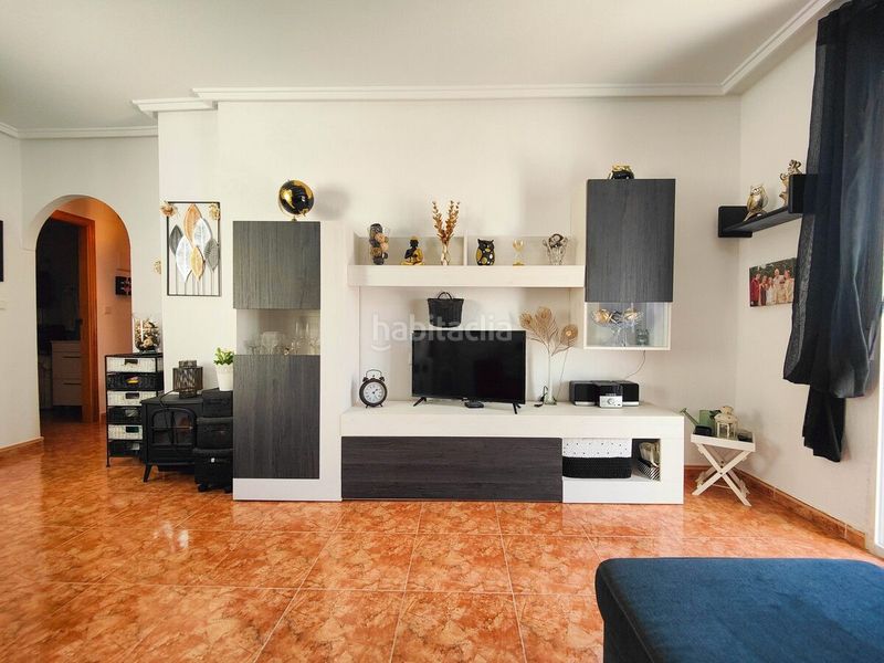 Foto ae9c43a6-d886-4a70-888f-b8576770fee1. Àtic amb aparcament a Antonio Machado Torrevieja