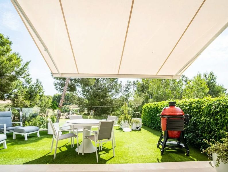 Foto b02850a8-f876-4d91-ba54-e0843d1c9989. Casa amb piscina a El Pinar de Campoverde Pilar de la Horadada