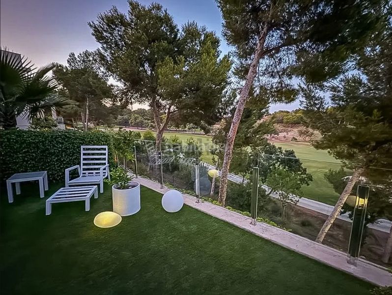 Foto f873489a-a0de-4269-a87d-bedb9549dbe7. Casa amb piscina a El Pinar de Campoverde Pilar de la Horadada