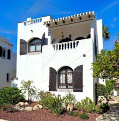 Chalet in Villamartín-Las Filipinas. ...