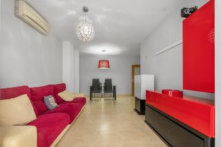 Piccolo appartamento in Centro - Muelle Pesquero. Se vende amplia vivienda en zona ceacutentrica, situada en prime