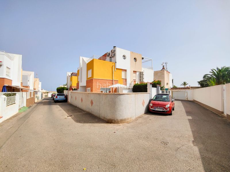 Foto 18e3fa89-b2c0-402a-805c-19870c0dcb52. Casa adossada amb aparcament piscina a Los Balcones y los Altos Orihuela