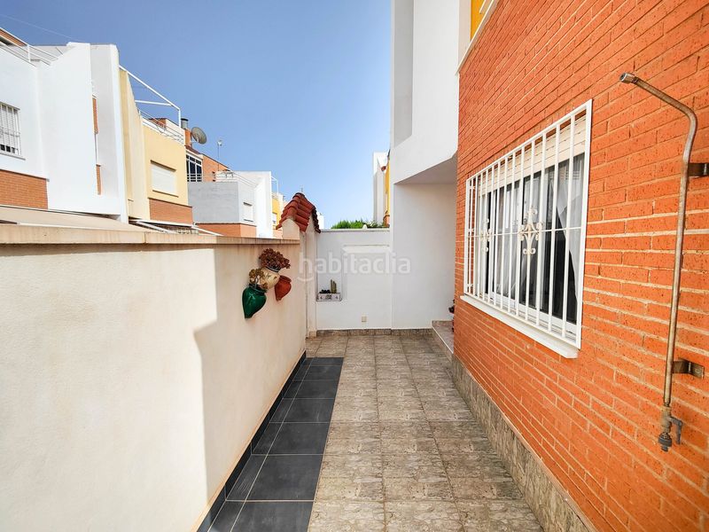Foto 1b938c09-a0e7-4559-b53e-c218ac43b4b5. Casa adossada amb aparcament piscina a Los Balcones y los Altos Orihuela
