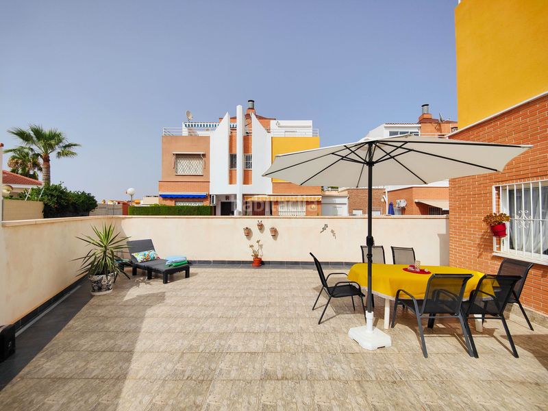 Foto 9325b6a8-ef5d-4876-a3a6-efc9ec50d308. Casa adossada amb aparcament piscina a Los Balcones y los Altos Orihuela