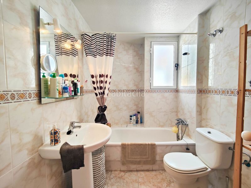 Foto b50b4d0f-45db-48a1-a533-b35fbaf4a7c7. Casa adossada amb aparcament piscina a Los Balcones y los Altos Orihuela