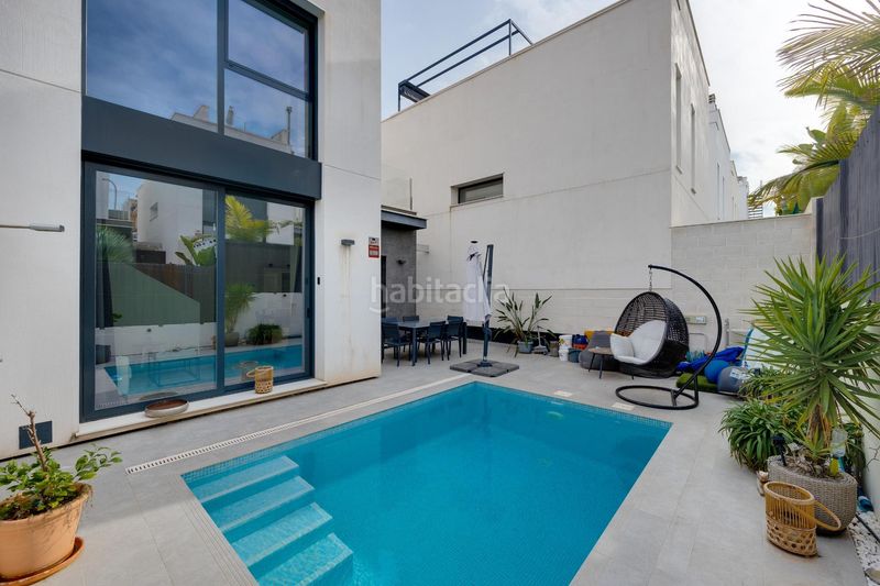 Foto 0d7223b1-f183-4d40-ad2b-4e7de34023cb. Xalet a Los Almendros Orihuela