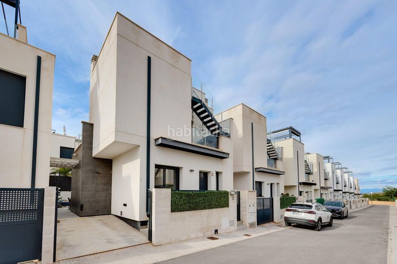 Foto 63d38e59-616f-492d-ae2f-54e11f390547. Xalet a Los Almendros Orihuela