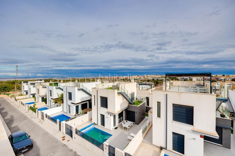 Foto 7449caea-7469-43be-bff2-698f3058cb0a. Xalet a Los Almendros Orihuela