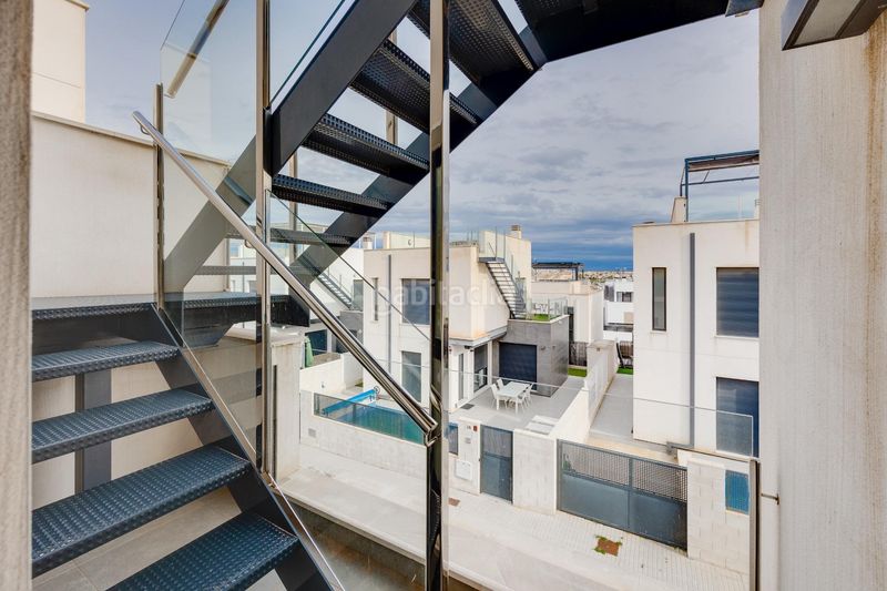 Foto e520196a-a555-493b-99b2-5a1198fe42d3. Xalet a Los Almendros Orihuela