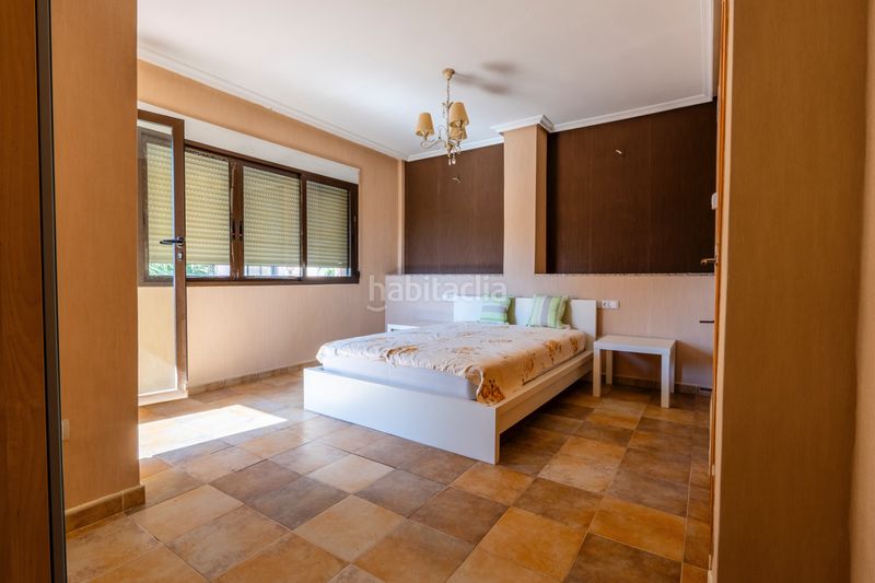 Foto 16f4f28e-5ee9-406e-8eee-aa58897de95b. Xalet amb piscina a Los Almendros Orihuela