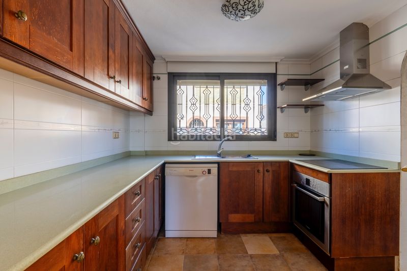 Foto a36125e8-4aa7-446a-b22e-b28829c7d928. Xalet amb piscina a Los Almendros Orihuela