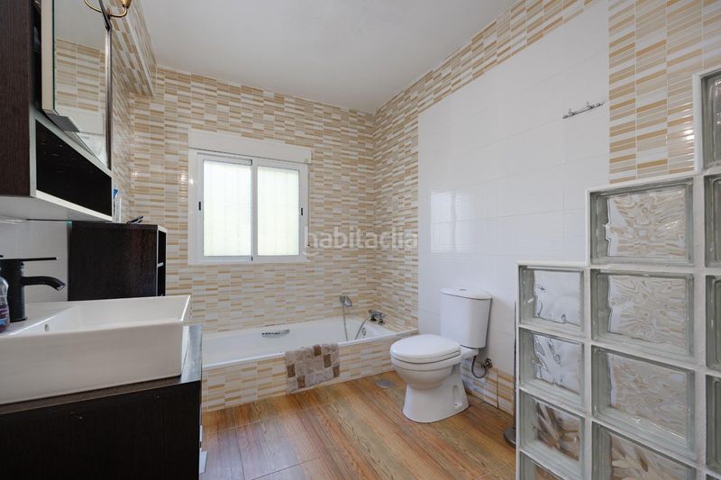 Foto 618b0959-5a56-4ca0-9d59-09e6805b7947. Casa aparellada a La Florida Orihuela