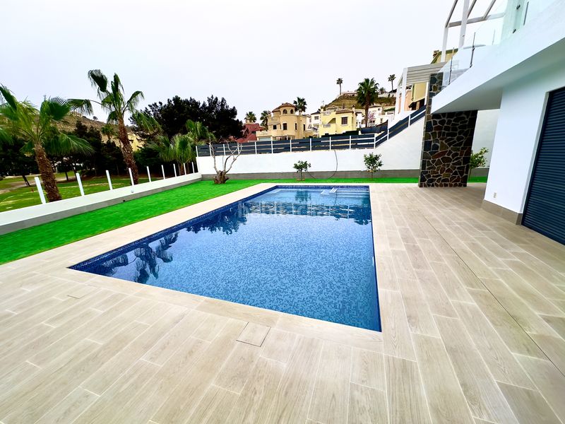 Foto b98df83d-8036-4e30-83ec-154d5f9a13e9. Casa a Rojales