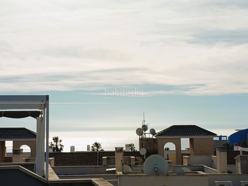 Foto afce50e0-d043-45a7-8986-d4cb27873691. Àtic amb piscina a Aguamarina Orihuela