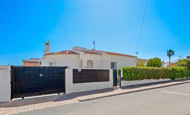 Foto 183bac23-330c-49c3-aadc-f0d4b0d8383e. Xalet amb piscina a Rojales