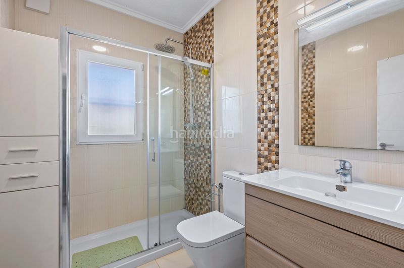 Foto c99a5e3a-a0b7-4b39-ad71-d405fc050935. Xalet amb piscina a Rojales